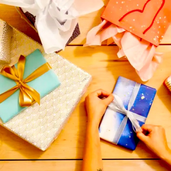 GIFT WRAPPING— Add to any NWT, NWOT, NIB or NEW purchase! Make your life easier! - Picture 6 of 8